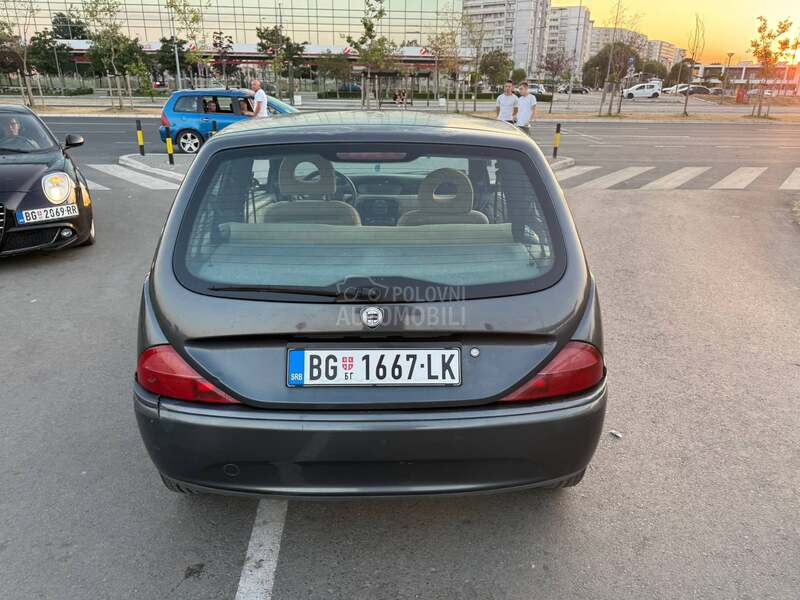 Lancia Ypsilon 