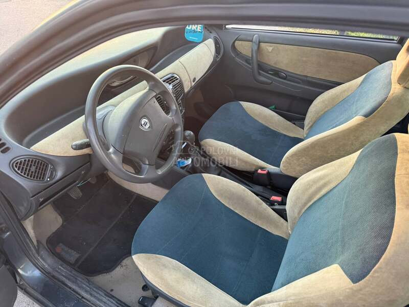 Lancia Ypsilon 