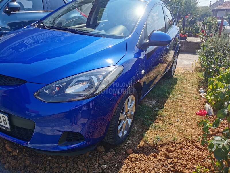 Mazda 2 