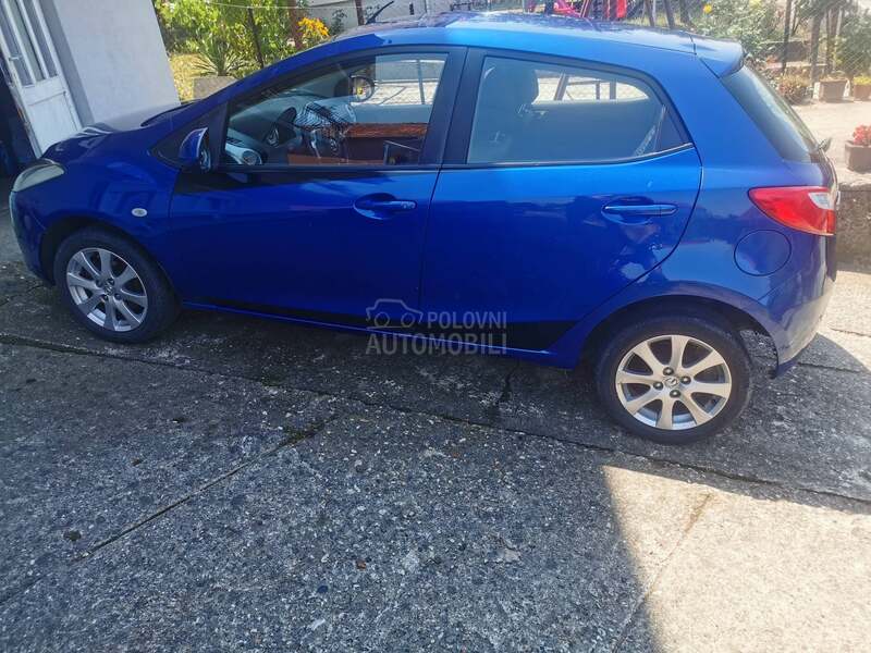 Mazda 2 