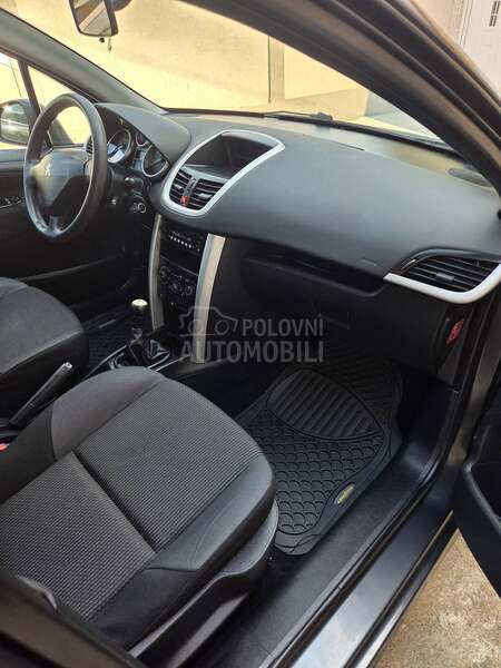 Peugeot 207 1.4 pezo motor