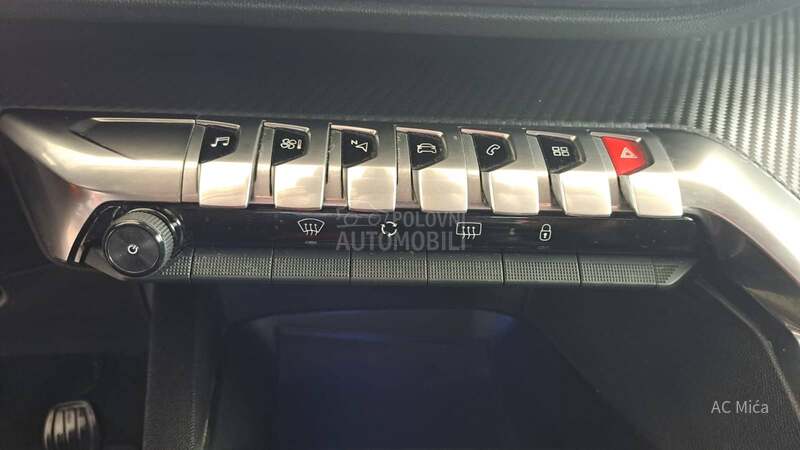 Peugeot 3008 1.2 PURE NAV ALU LED