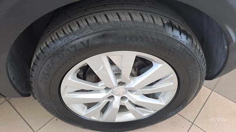 Peugeot 3008 1.2 PURE NAV ALU LED