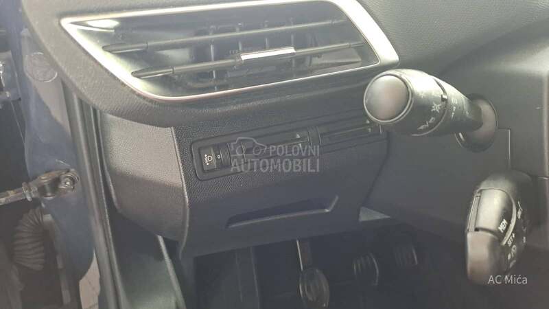 Peugeot 3008 1.2 PURE NAV ALU LED