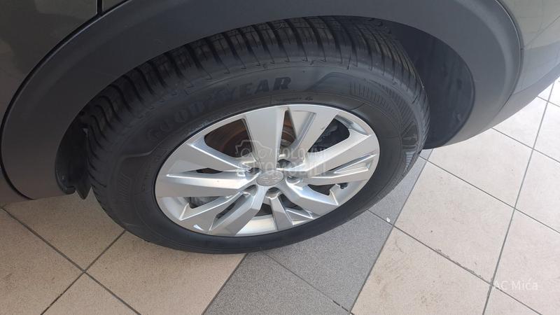 Peugeot 5008 1.5 BLU NAV ALU KAM