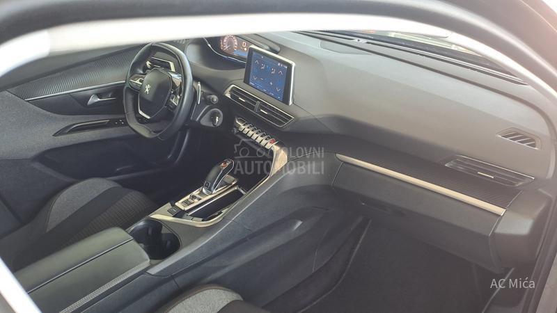 Peugeot 5008 1.5 BLU NAV ALU KAM