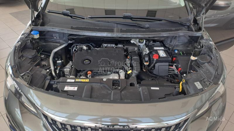 Peugeot 5008 1.5 BLU NAV ALU KAM