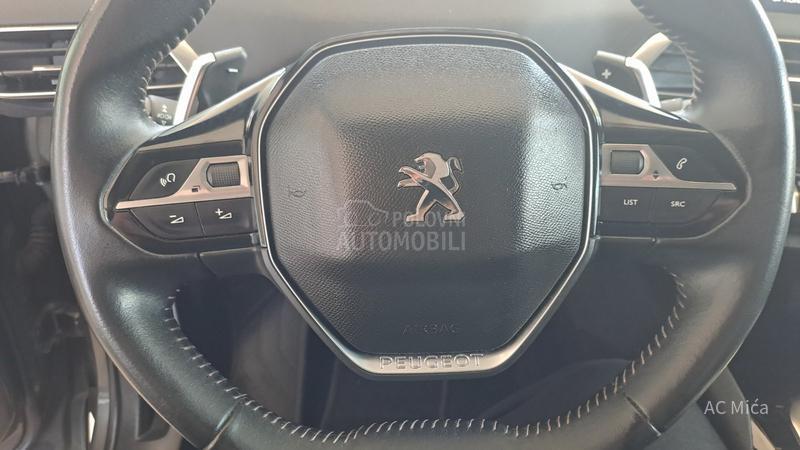 Peugeot 5008 1.5 BLU NAV ALU KAM