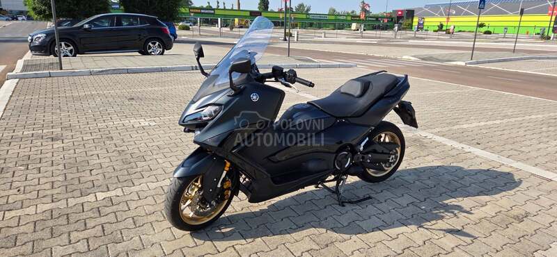 Yamaha TMax Tech Max