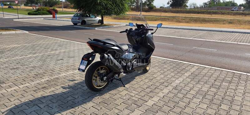 Yamaha TMax Tech Max