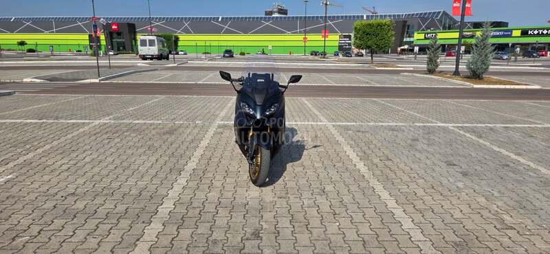 Yamaha TMax Tech Max