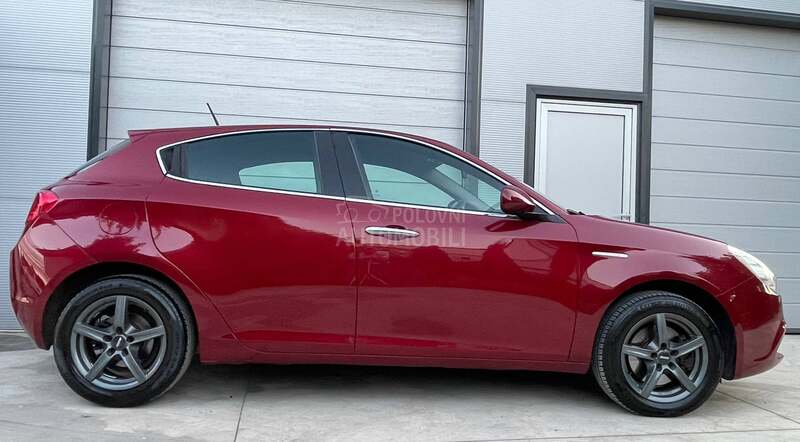 Alfa Romeo Giulietta AUTOM 144000 K M