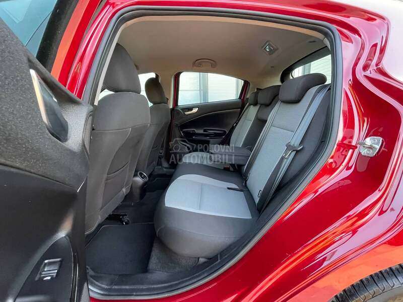 Alfa Romeo Giulietta AUTOM 144000 K M