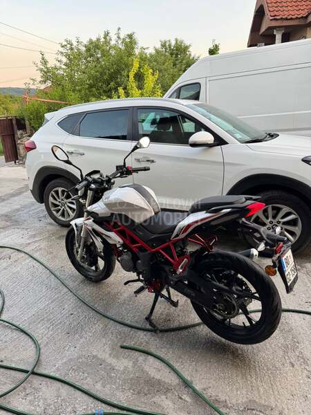 Benelli BN 125