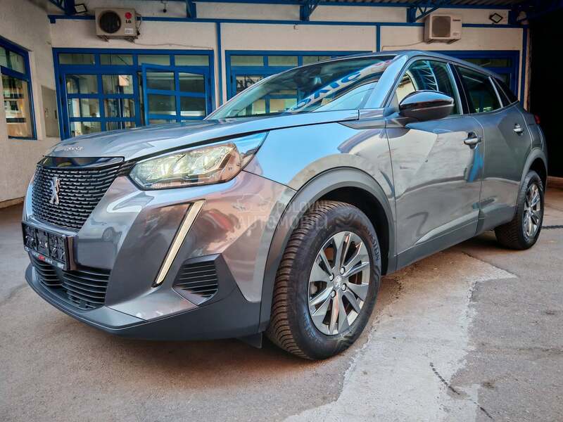 Peugeot 2008 1.2i  2022 god