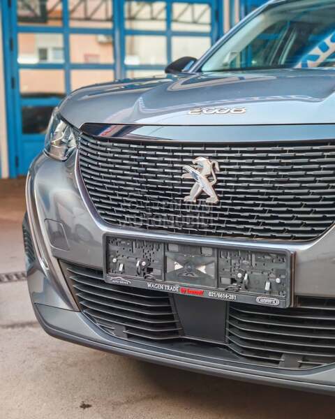 Peugeot 2008 1.2i  2022 god