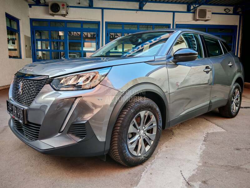 Peugeot 2008 1.2i  2022 god