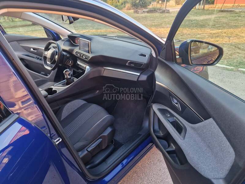 Peugeot 3008 1.5 BLUE HDI