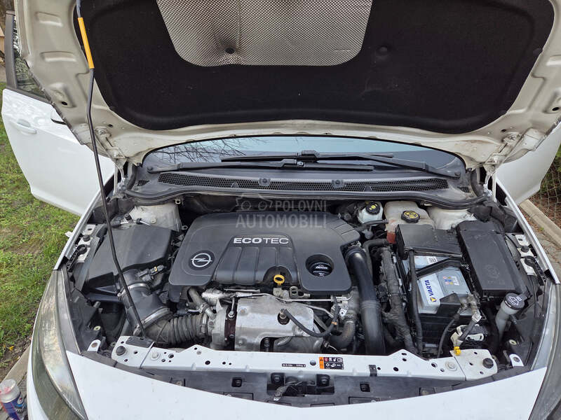 Opel Astra J 