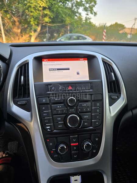 Opel Astra J 