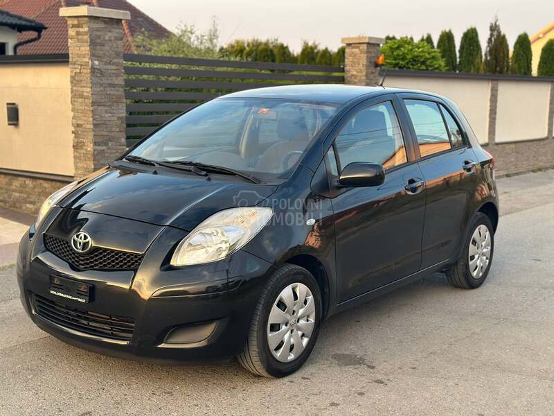 Toyota Yaris 1.33  VVT-i  Luna CH