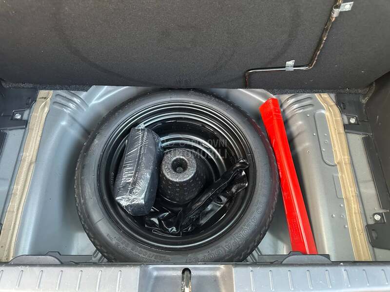 Toyota Yaris 1.33  VVT-i  Luna CH