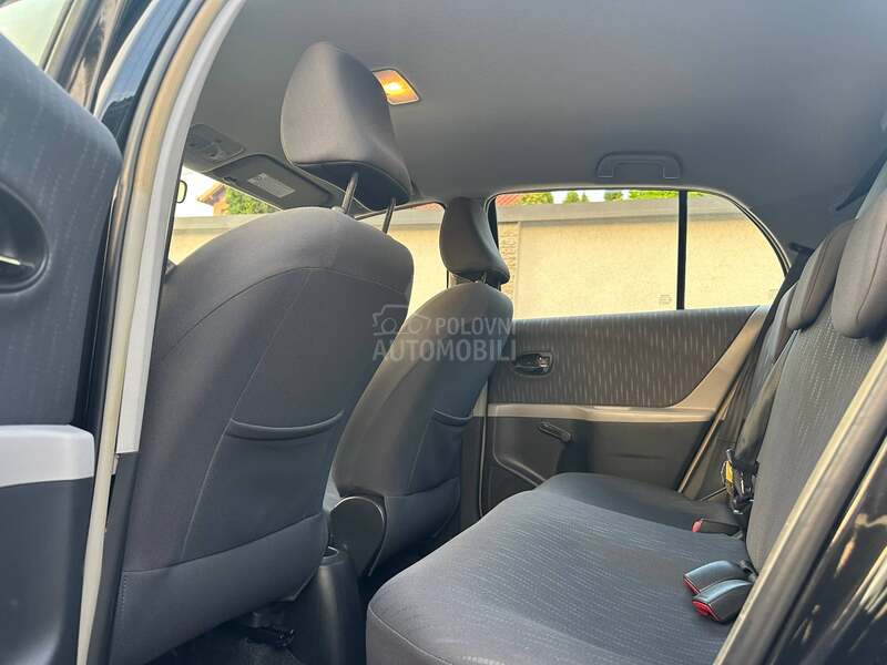 Toyota Yaris 1.33  VVT-i  Luna CH