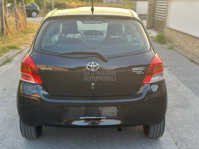 Toyota Yaris 1.33  VVT-i  Luna CH