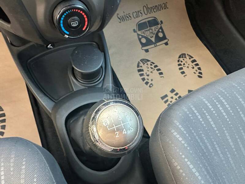 Toyota Yaris 1.33  VVT-i  Luna CH
