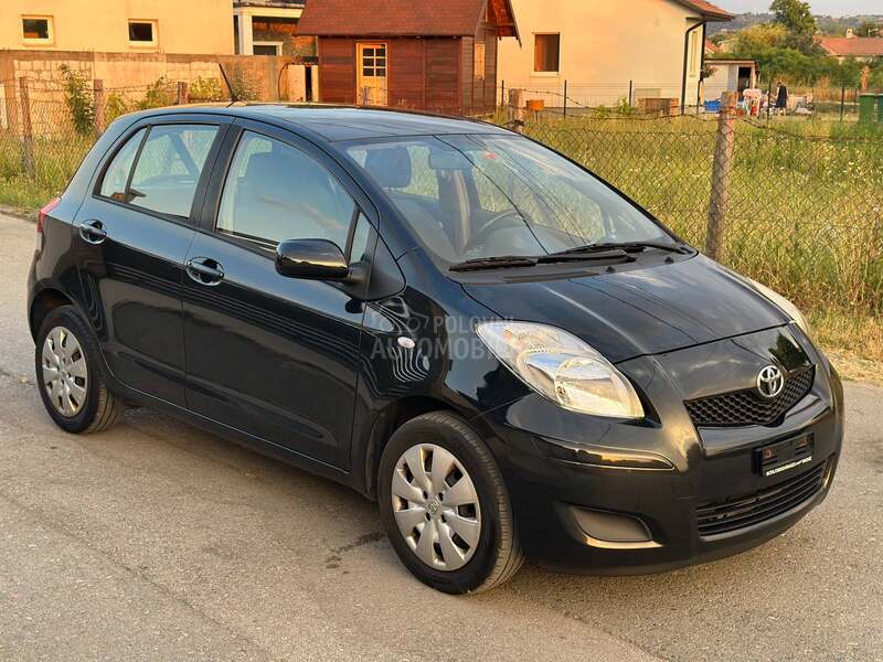 Toyota Yaris 1.33  VVT-i  Luna CH