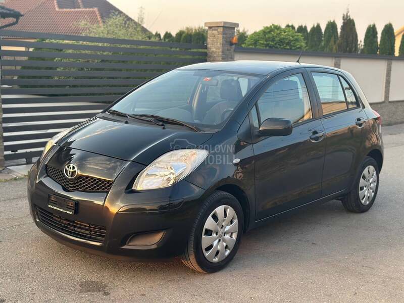 Toyota Yaris 1.33  VVT-i  Luna CH
