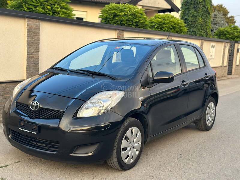 Toyota Yaris 1.33  VVT-i  Luna CH