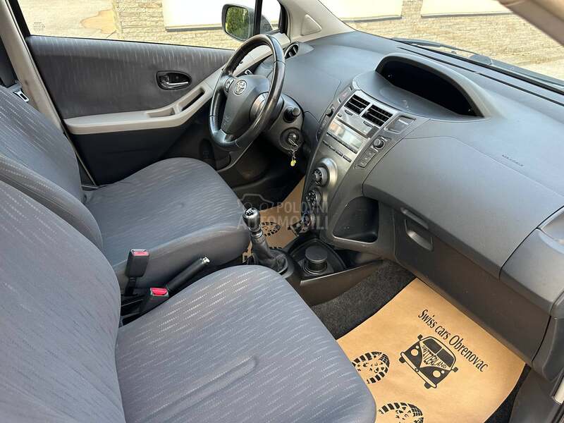 Toyota Yaris 1.33  VVT-i Chic CH