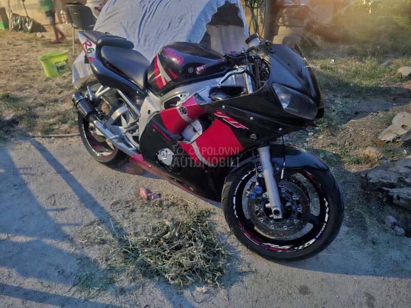 Yamaha R6