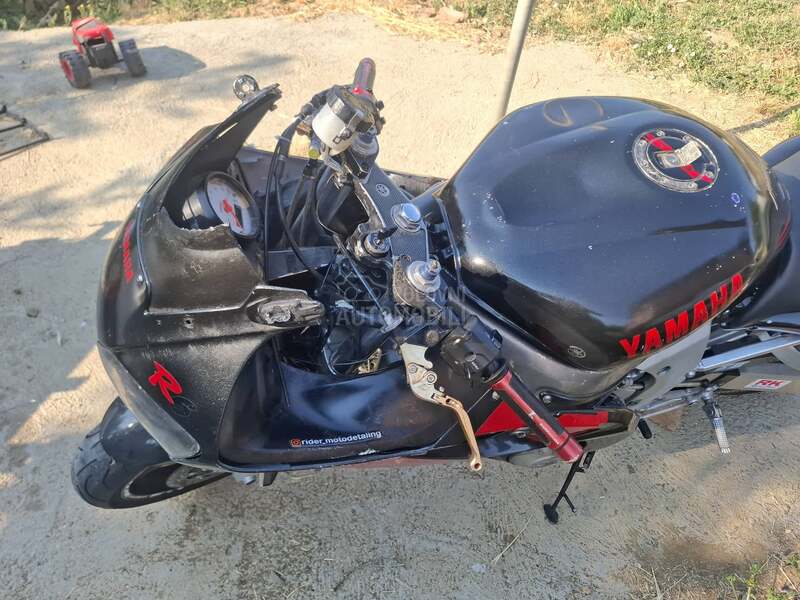 Yamaha R6