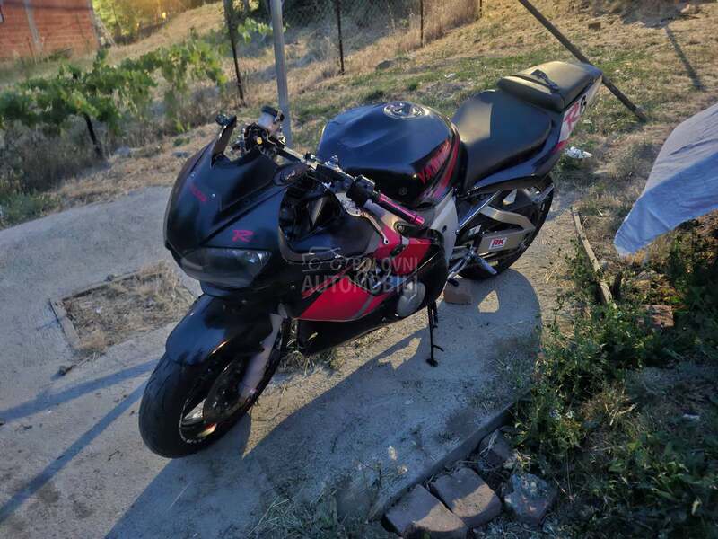 Yamaha R6