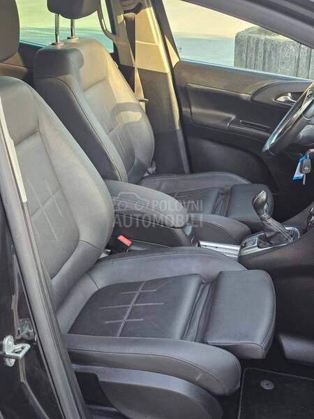 Opel Meriva 1.4 T COSMO PLUS