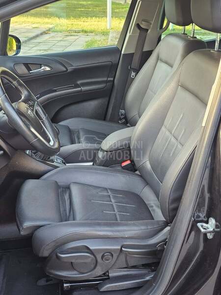 Opel Meriva 1.4 T COSMO PLUS