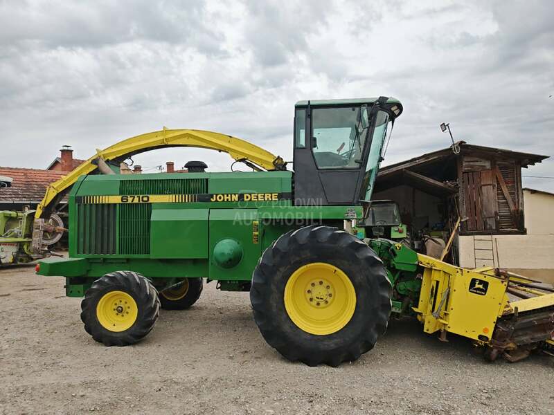John Deere 6710