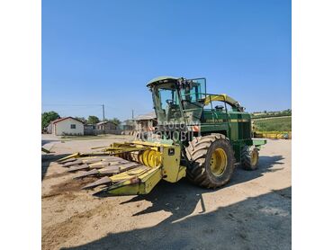 John Deere 6710