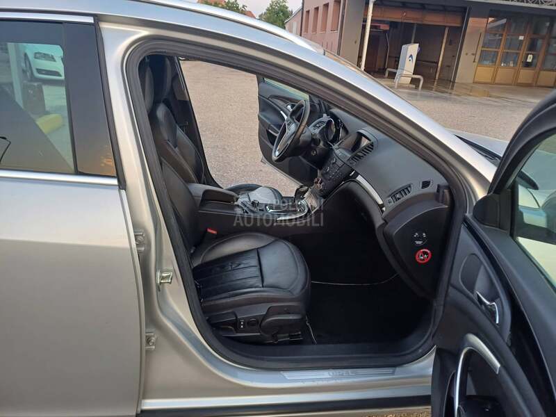 Opel Insignia 2.0MJET FUUL 160 K S