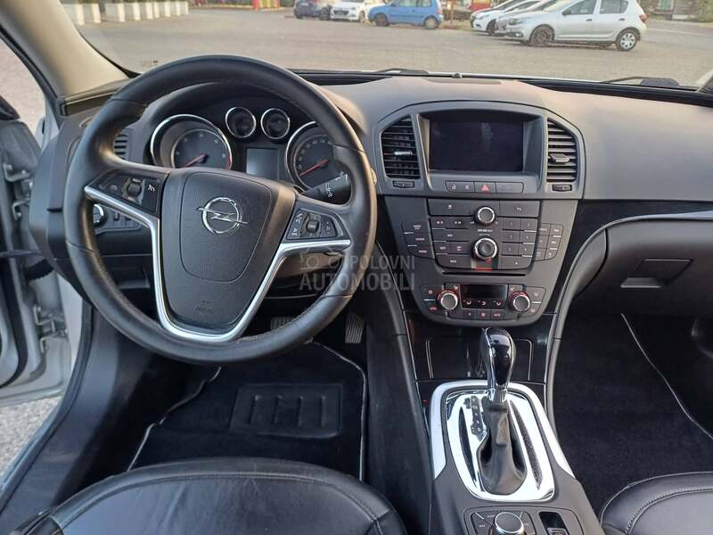 Opel Insignia 2.0MJET FUUL 160 K S