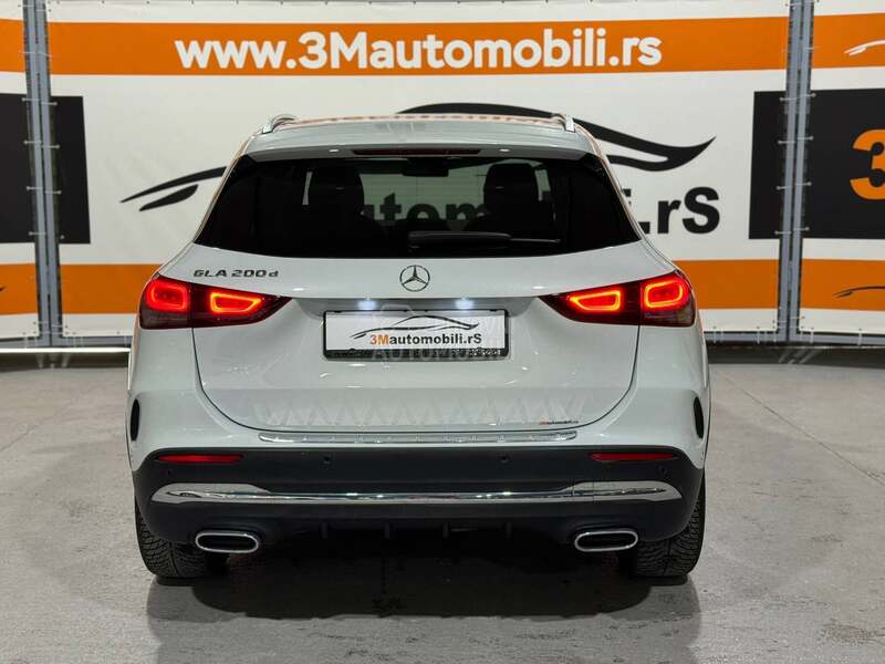 Mercedes Benz GLA 200 D/AMG/Multi/Pano
