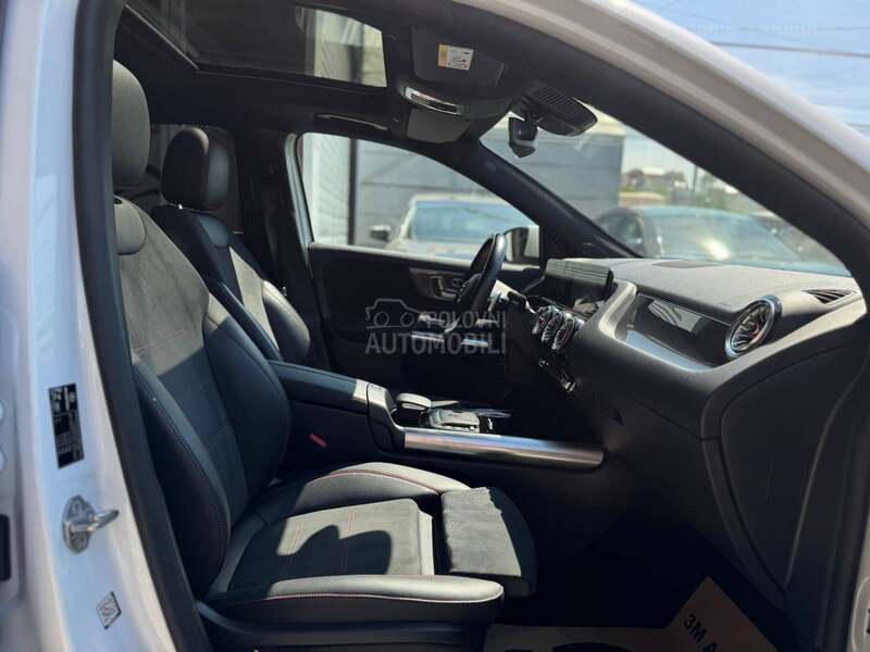 Mercedes Benz GLA 200 D/AMG/Multi/Pano