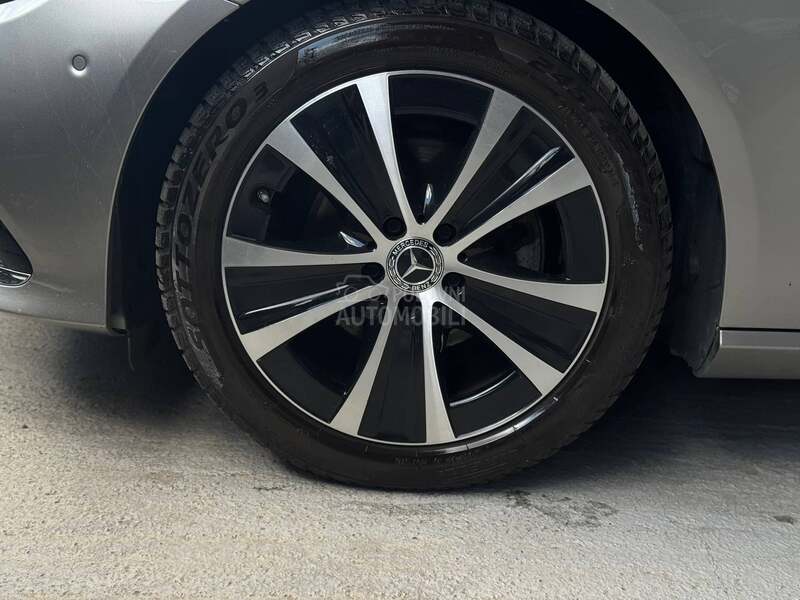 Mercedes Benz E 220 D/AVANTGARDE/KAMERA