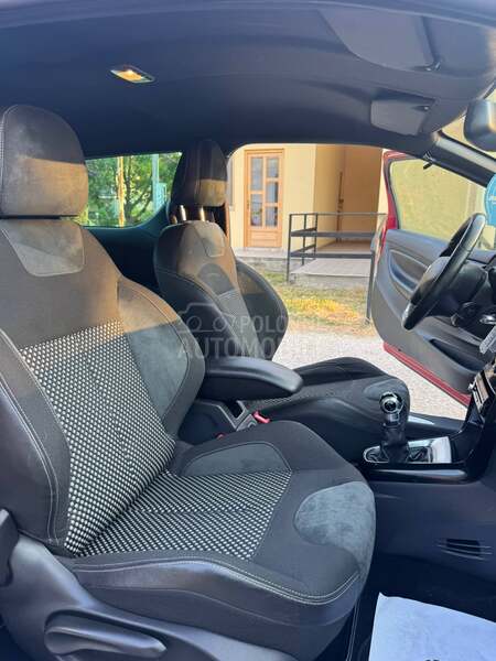 Citroen DS3 1.6HDi/SO-CHIC/F-ULL