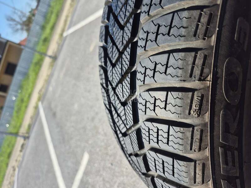 Pirelli 235/45 R19 Zimska