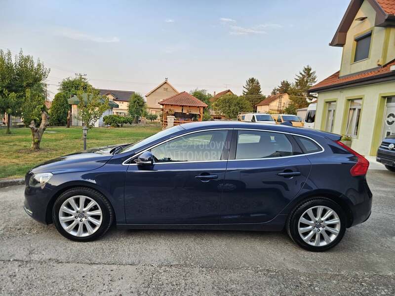 Volvo V40 1.6 D2 MOMENTUM