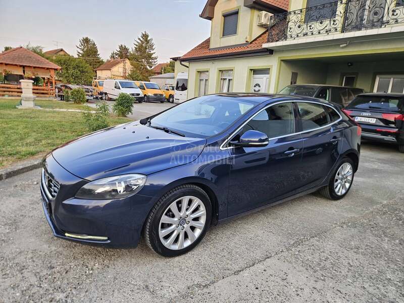 Volvo V40 1.6 D2 MOMENTUM