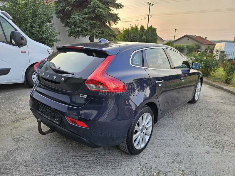 Volvo V40 1.6 D2 MOMENTUM